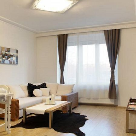 Apartment Argentinska 8 Praga Exterior foto